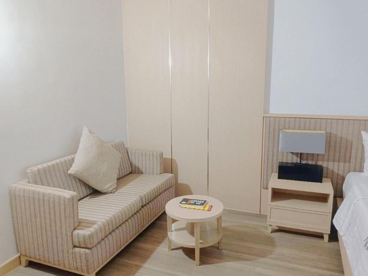 Art Patong Residence Phuket Luaran gambar